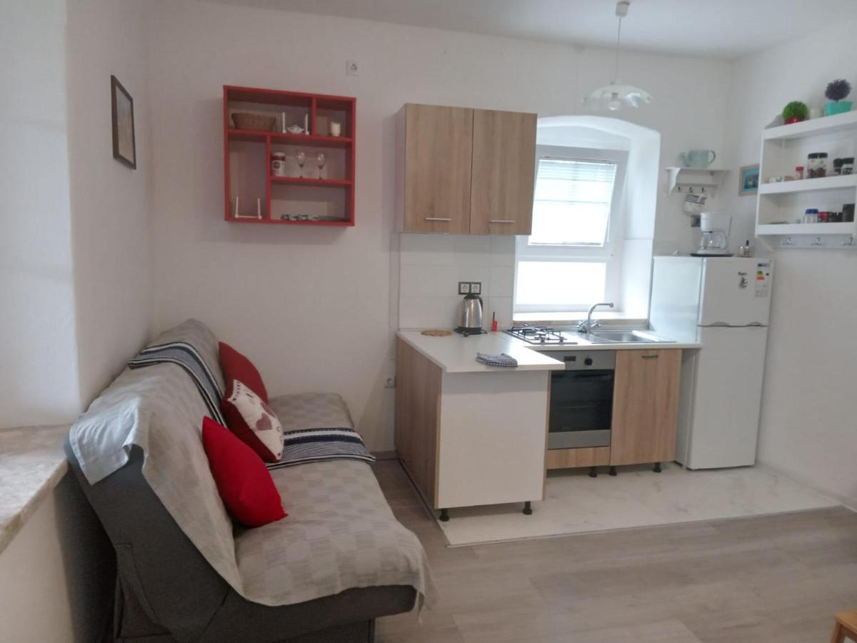 Kastelanic Apartman Brbinj ภายนอก รูปภาพ