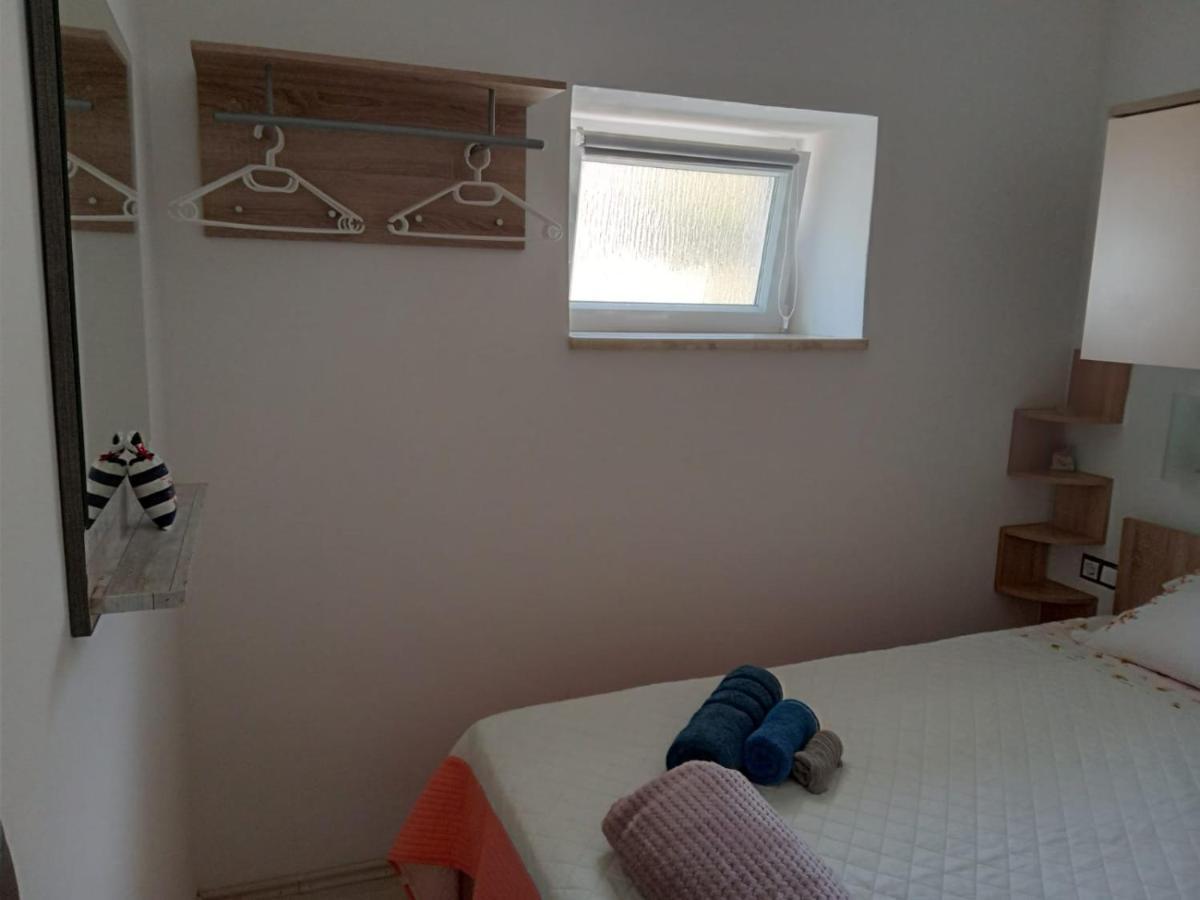 Kastelanic Apartman Brbinj ภายนอก รูปภาพ